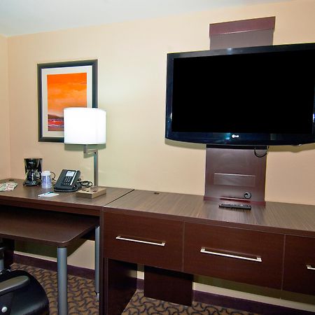 Holiday Inn Express & Suites Jackson/Pearl International Airport Buitenkant foto