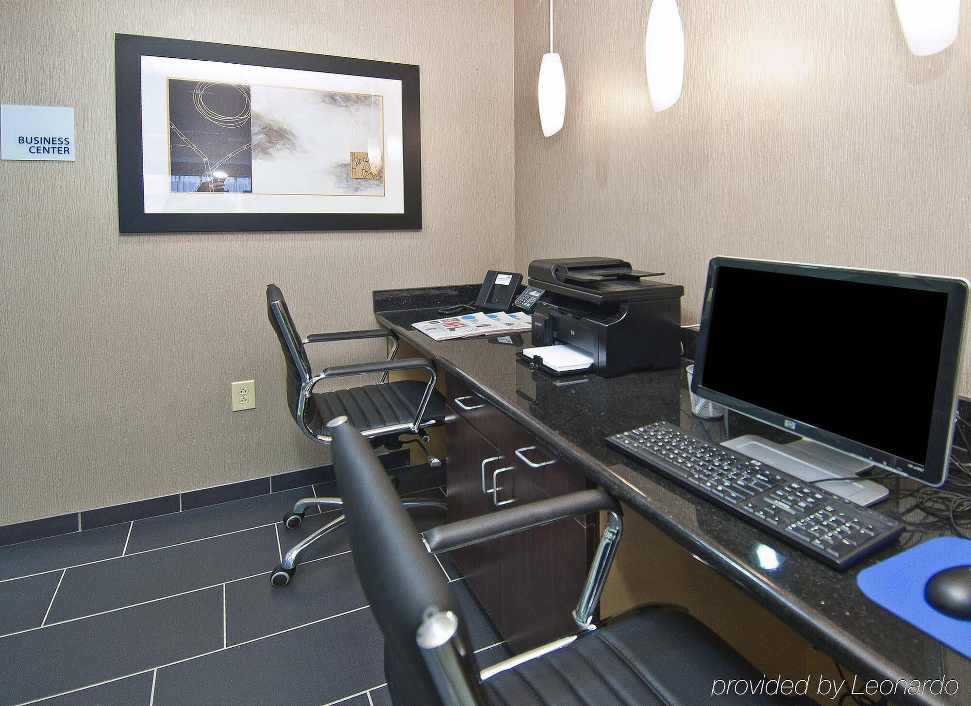 Holiday Inn Express & Suites Jackson/Pearl International Airport Buitenkant foto