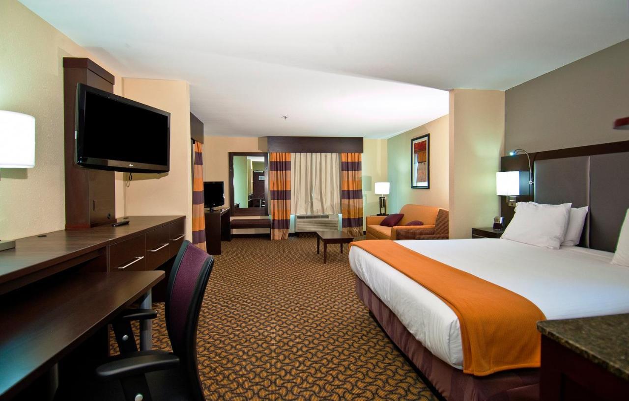 Holiday Inn Express & Suites Jackson/Pearl International Airport Buitenkant foto
